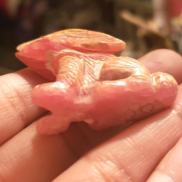 RARE RYDOCHROSITE RABBIT BUNNY STONE CARVED UNIQUE BEAUTIFUL - Picture 2 of 6